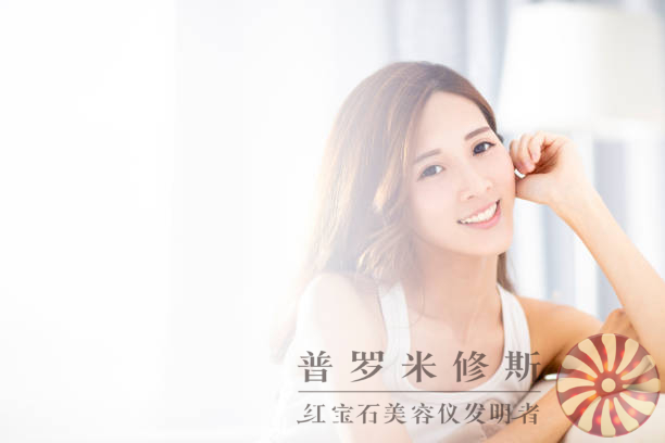 告别松弛肌肤困扰！这些紧致美容仪帮你重塑年轻轮廓！