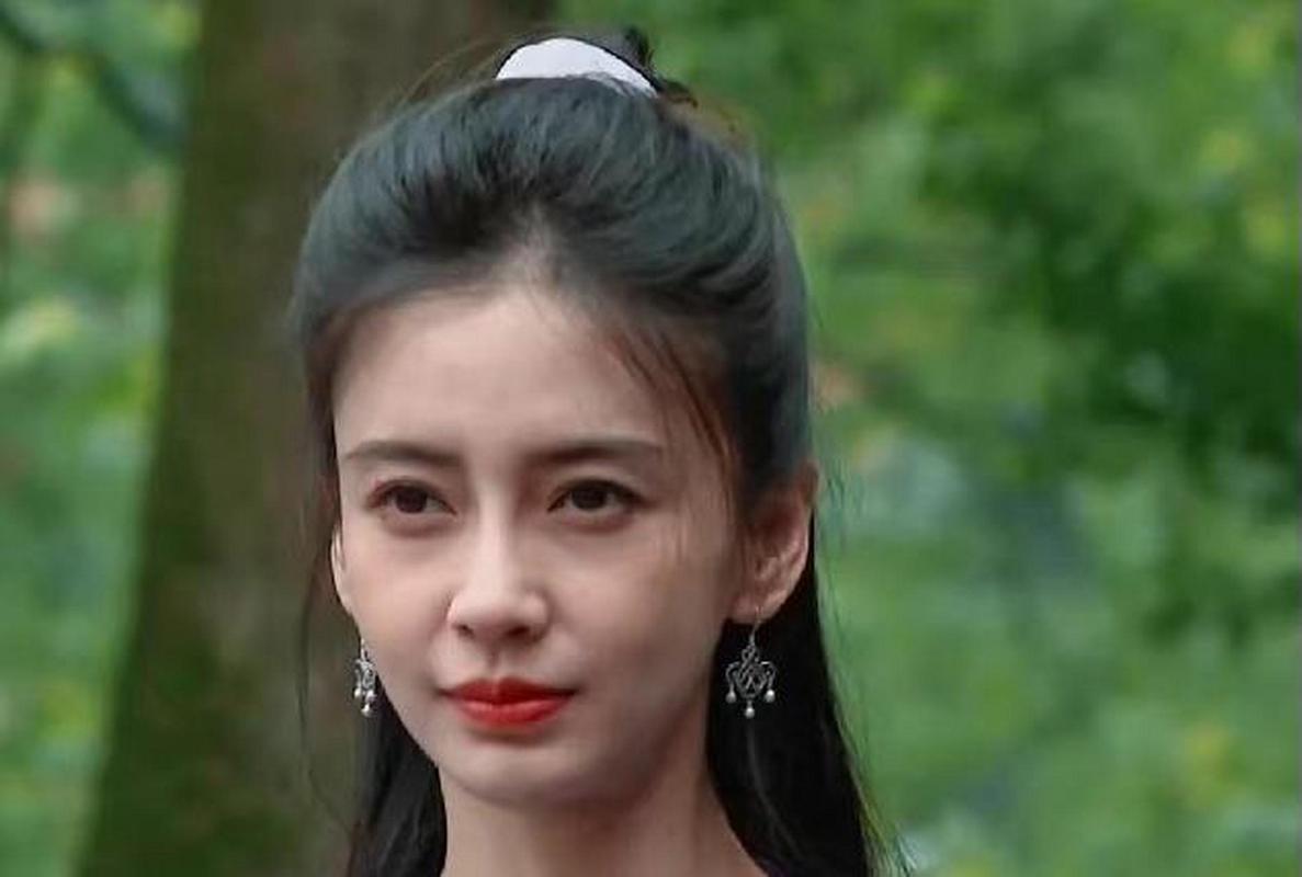 科普一下，是个人都有法令纹